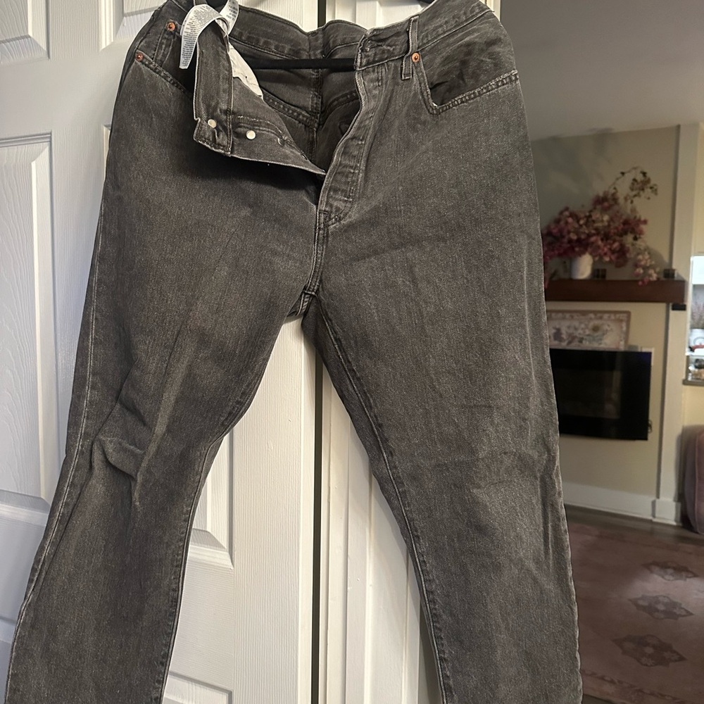 Levi’s 501 Original Fit Jeans – Washed Black / Raw Hem (W32 L26)